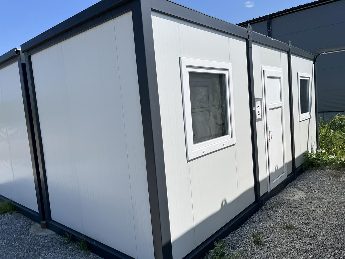 BÜROCONTAINER ca.600x240 cm 1 Außentüre, 2 Stk.PVC Fenster 100x100 cm ,PVC Boden,Elektroinstallation,RAL 7016/9002,neuwertig