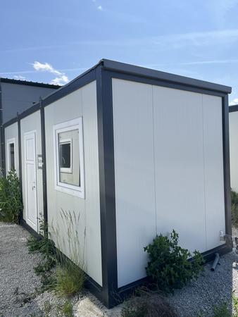 BÜROCONTAINER ca.600x240 cm 1 Außentüre, 2 Stk.PVC Fenster 100x100 cm ,PVC Boden,Elektroinstallation,RAL 7016/9002,neuwertig mit Küchenblock, Wasser/Abwasserzuleitung BÜROCONTAINER ca.600x240 cm 1 Außentüre, 2 Stk.PVC Fenster 100x100 cm ,PVC Boden,Elektroinstallation,RAL 7016/9002,neuwertig mit Küchenblock, Wasser/Abwasserzuleitung