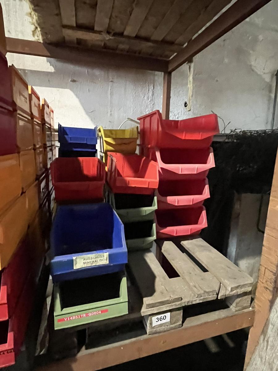 1 Palette mit PVC Kunststoffschütten?d=2025-06-18 12:01:31