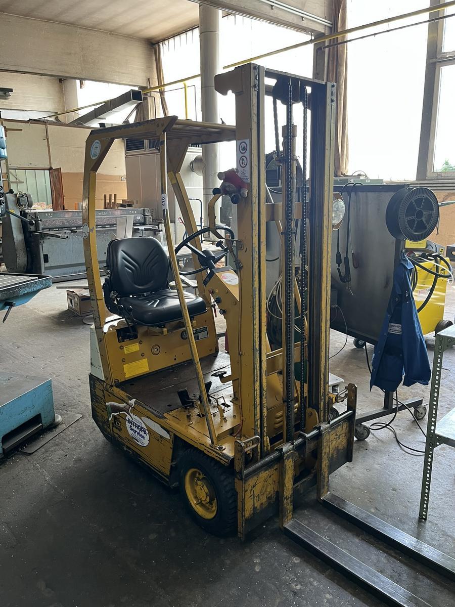 Toyota Frontsitzstapler, Typ FB5, Elektrostapler, Hubhöhe bis 3000mm, max. 500kg, 24V, mit Ladegerät, Funktion überprüft?d=2025-06-18 12:00:52