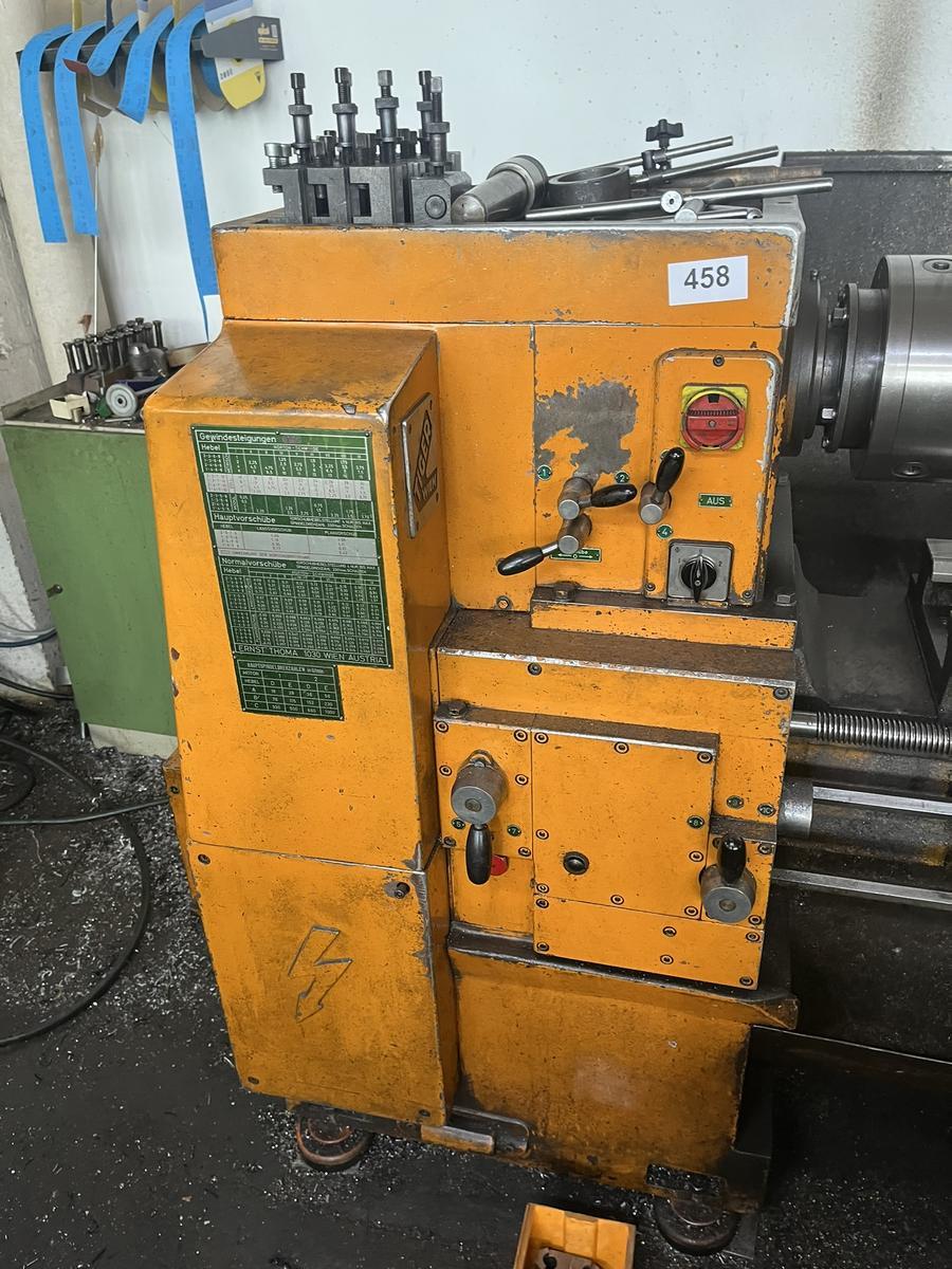 Tiger Drehmaschine, Drehlänge 2000mm, Spitzenhöhe 270mm, Typ 70UNS, Spindelbohrung 80mm, 380V, Zubehör Lünette und  4 Stk. Amerikaner, inkl. Werkbank mit 5 Laden voll bestückt mit Werkzeugen, inkl. Schrank?d=2025-06-18 12:06:07