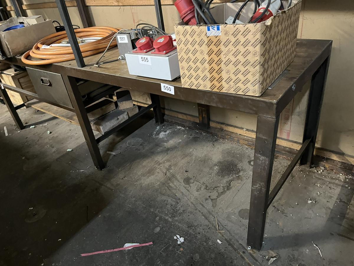 Werkbank mit einer Lade, Arbeitsplatte aus Holz, ca. 380x75x80cm?d=2025-06-18 12:14:16