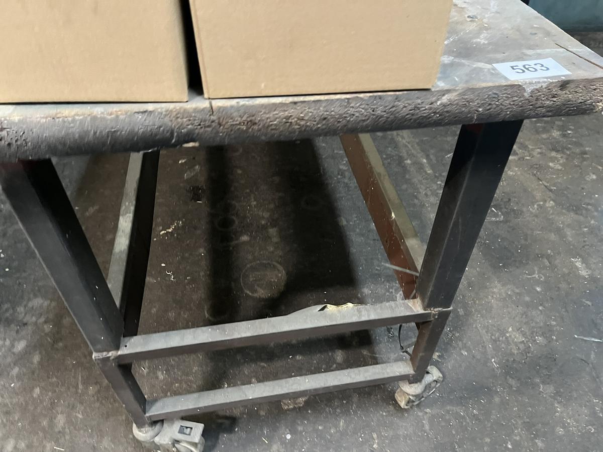 Werktisch mit Rollen, ca. 260x65x80cm?d=2025-06-18 11:57:33