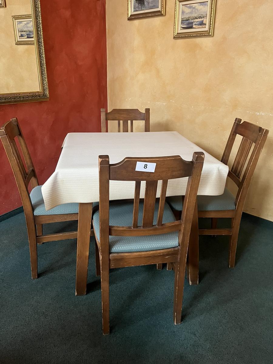 Gastrotisch Massivholz ca.80x80 cm  mit 4 Stück Stühlen