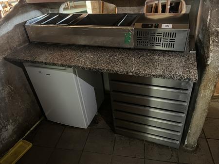 Pizzapult mit 7 ladigen Auszugsmudul - Granitplatte mit Saladette Pizzapult mit 7 ladigen Auszugsmudul - Granitplatte mit Saladette