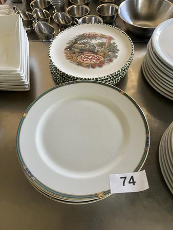 15 Stk. Teller 5 x Pizza ca. 30 cm - 10 x Flach 30 cm 15 Stk. Teller 5 x Pizza ca. 30 cm - 10 x Flach 30 cm