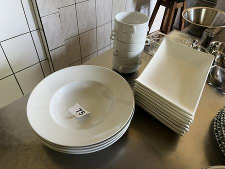 12 Stück Teller 4 x Pasta , 8 Stück 20/26 cm und 6 x Suppenteller 12 Stück Teller 4 x Pasta , 8 Stück 20/26 cm und 6 x Suppenteller