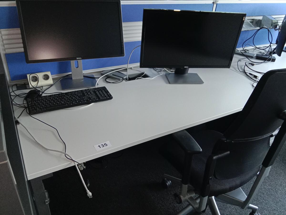 Steelcase Schreibtisch 160/80 cm mit Trennwand