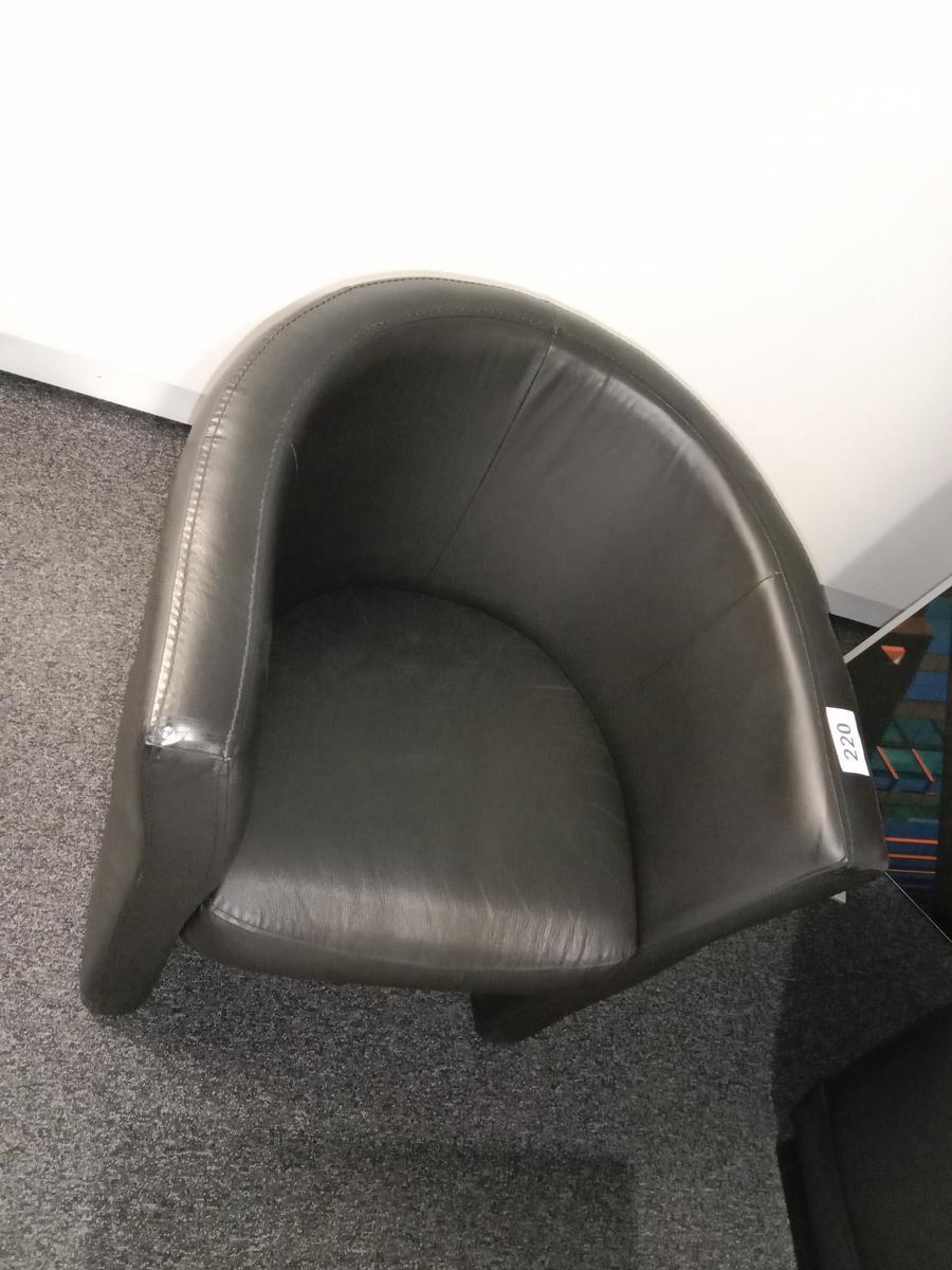 Besprechungssofa?d=2025-06-16 06:13:00