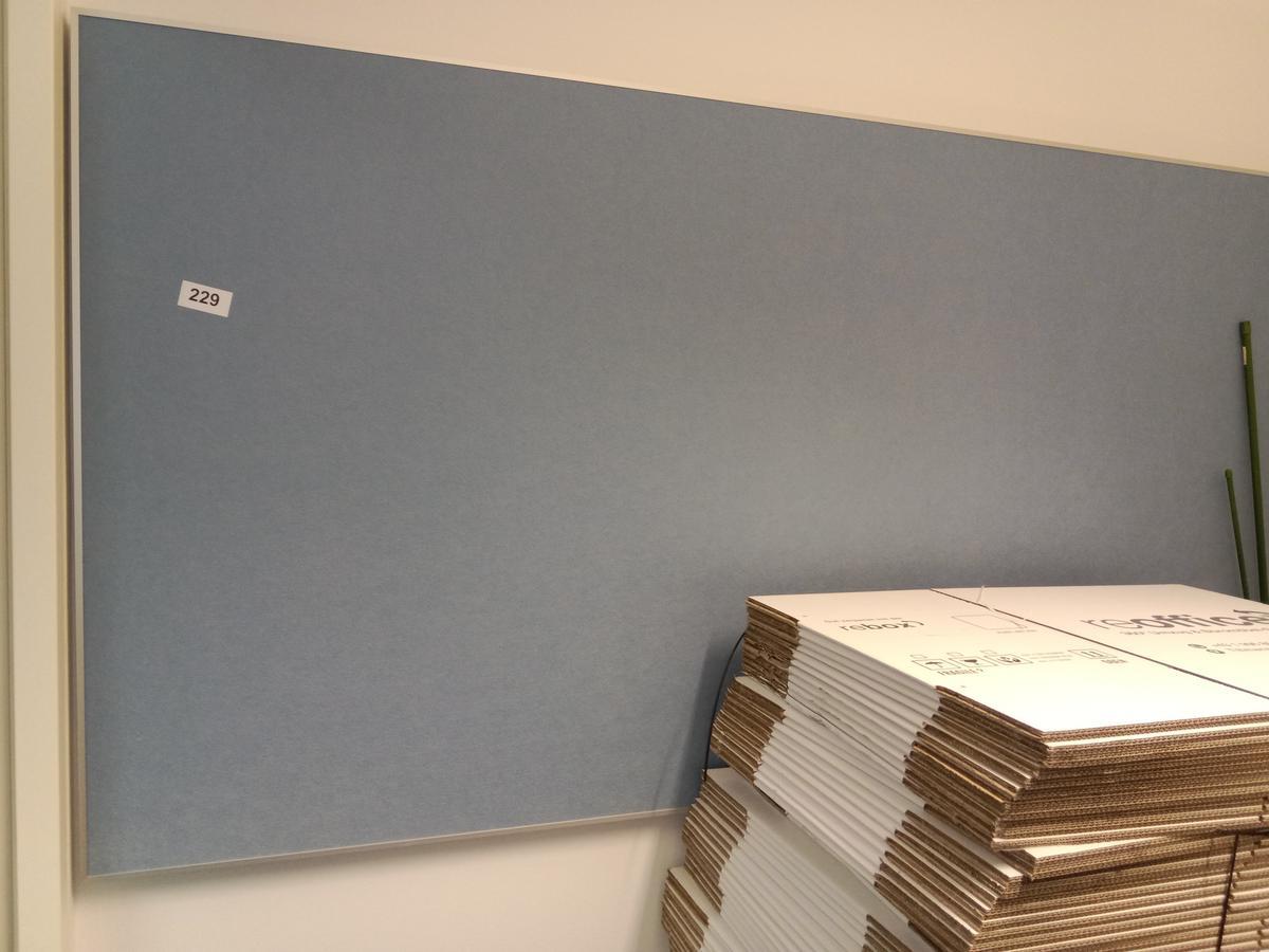 Pinnwand ca. 120/300 cm?d=2025-06-16 06:16:11