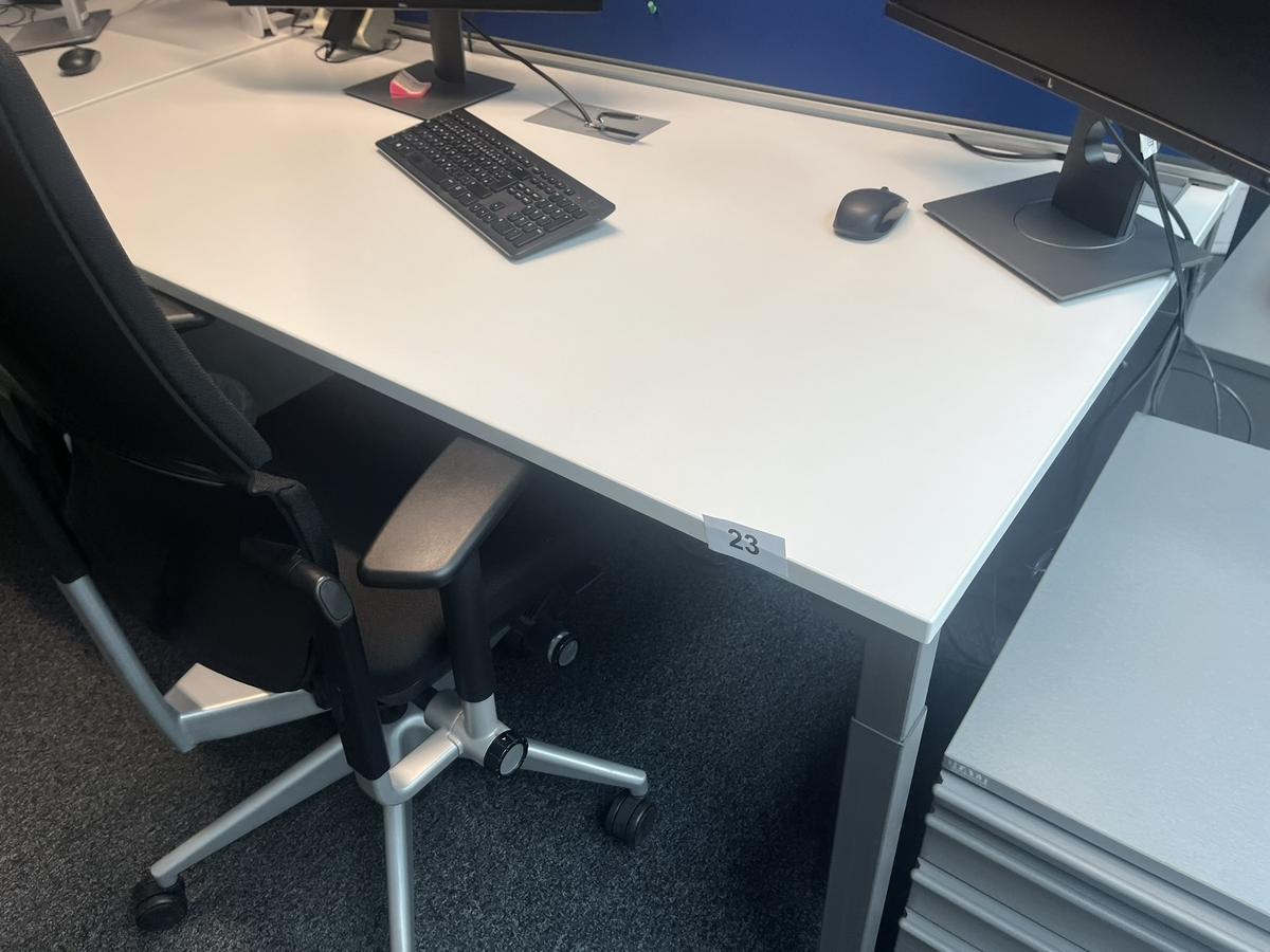 Steelcase Schreibtisch 160/80 cm?d=2025-06-15 19:43:02