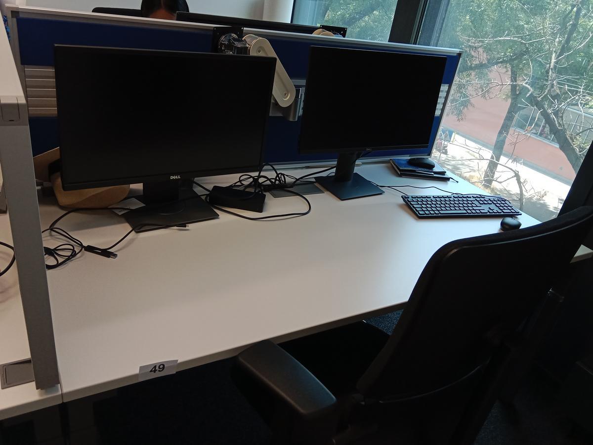 Steelcase Schreibtisch ca.160/80 cm mit Rückwand?d=2025-06-15 19:32:58