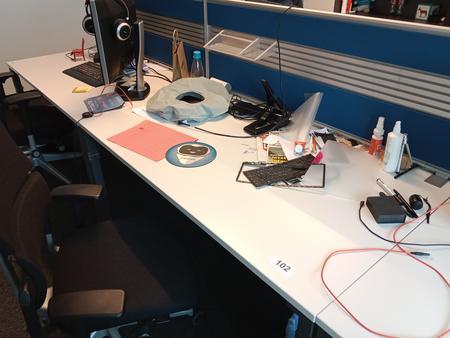 Steelcase Schreibtisch 120/80 cm mit Rückwand