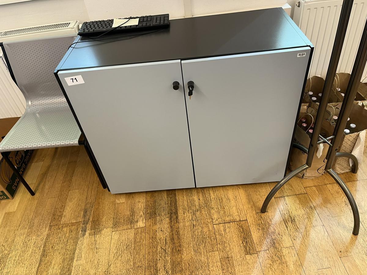 Aktenschrank mit Doppeltüre?d=2025-06-16 19:31:05