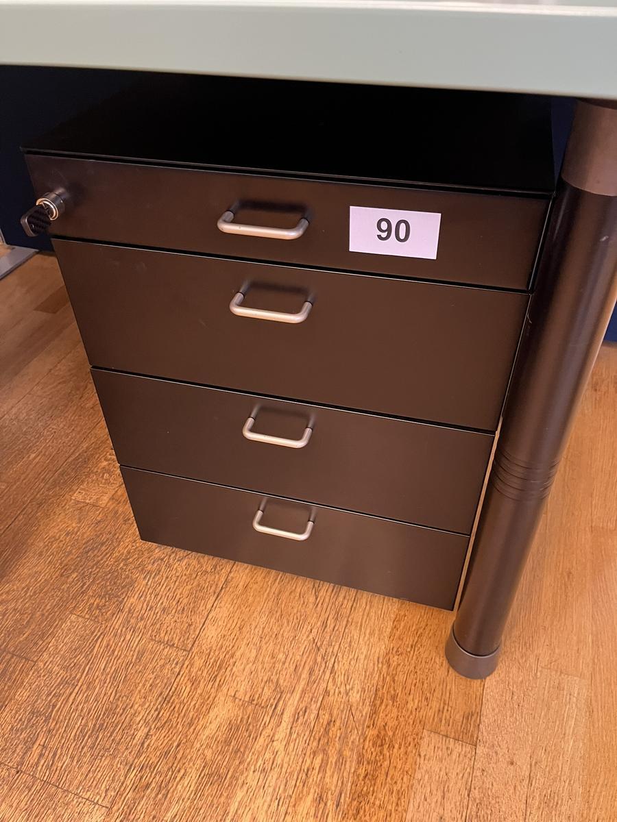 Rollcontainer?d=2025-06-16 19:40:32