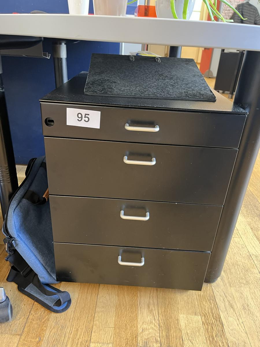 Rollcontainer?d=2025-06-16 19:34:19