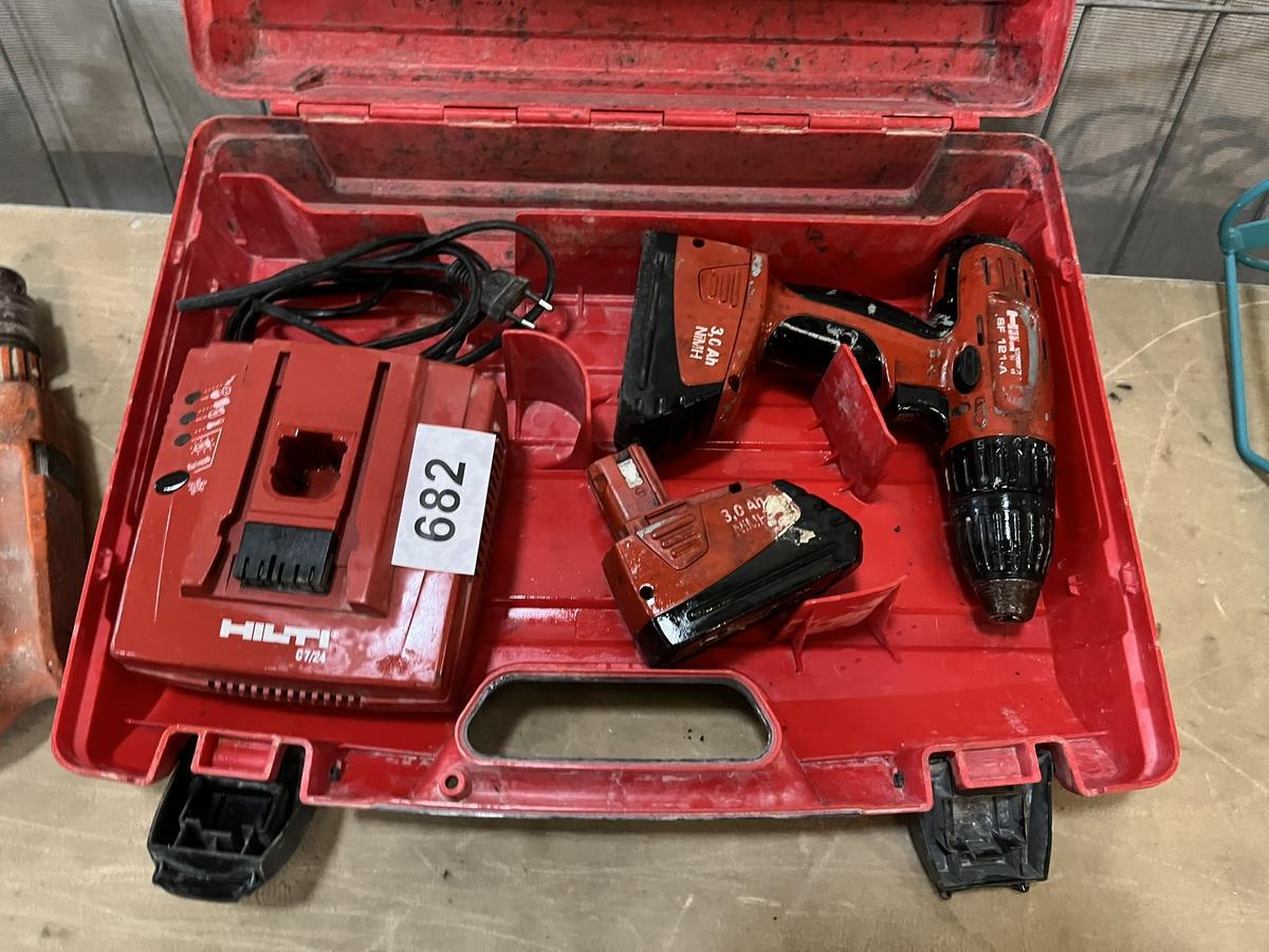 Hilti Akkuschrauber SF 121 A mit 2 Akkus und Ladegerät im Koffer?d=2025-06-26 05:47:37