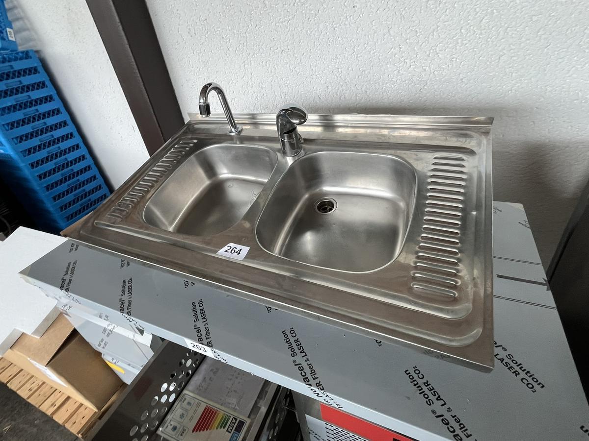 Edelstahl Doppelwaschbecken?d=2025-06-17 12:31:46