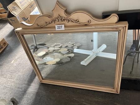2 Stk. Wandspiegel, 75x75cm und 90x90cm 2 Stk. Wandspiegel, 75x75cm und 90x90cm