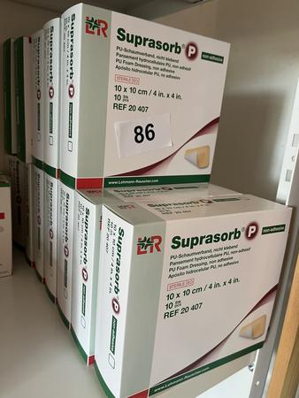 12 Packungen a 10 Stück Suprasorb PU-Schaumverband 10 x 10 cm 12 Packungen a 10 Stück Suprasorb PU-Schaumverband 10 x 10 cm