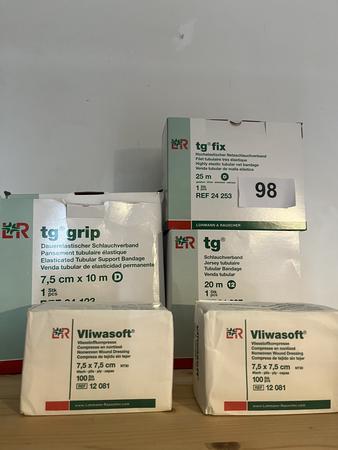 tg grip Dauerelastischer Schlauchverband - gemischte Position tg grip Dauerelastischer Schlauchverband - gemischte Position