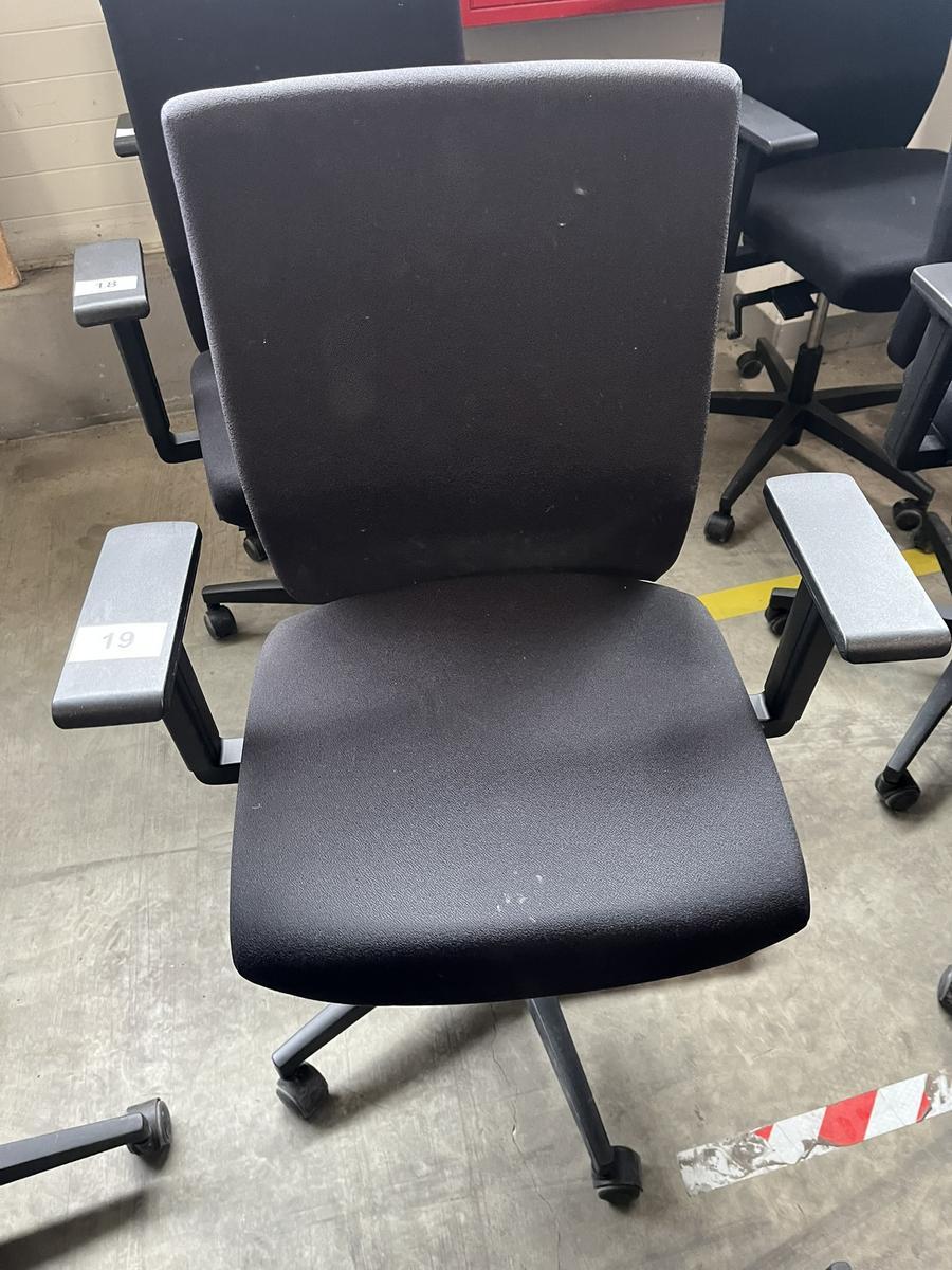 VIASIT - Neudörfler ergonomischer Bürodrehstuhl, schwarz, mit Armlehnen, Neigung, höhenverstellbar