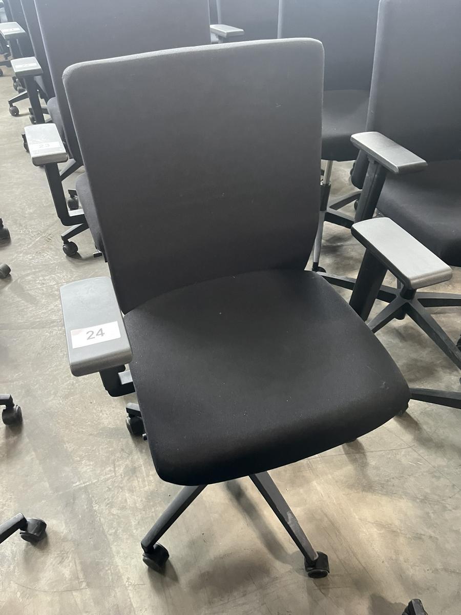 VIASIT - Neudörfler ergonomischer Bürodrehstuhl, schwarz, mit Armlehnen, Neigung, höhenverstellbar