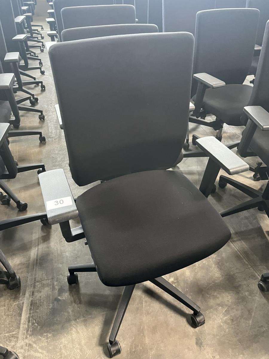 VIASIT - Neudörfler ergonomischer Bürodrehstuhl, schwarz, mit Armlehnen, Neigung, höhenverstellbar