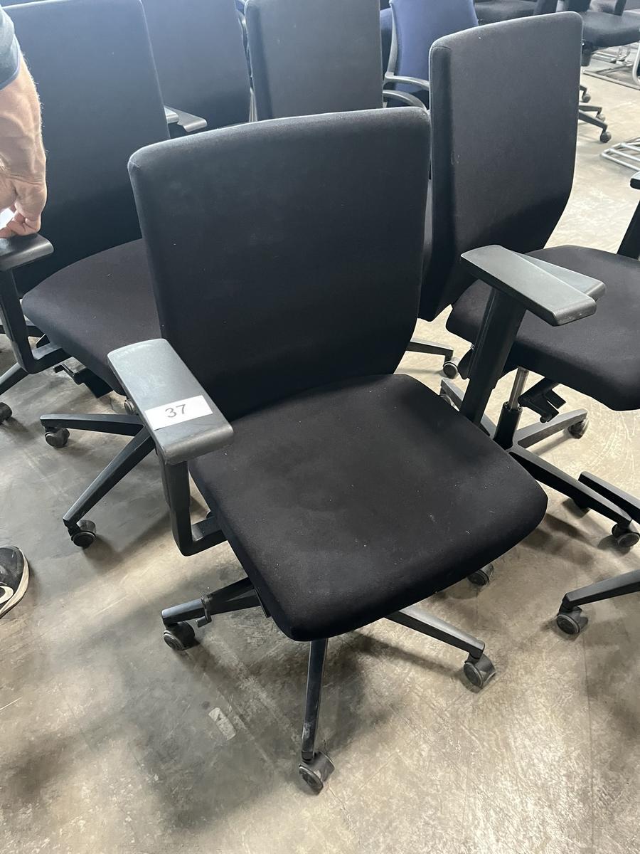 VIASIT - Neudörfler ergonomischer Bürodrehstuhl, schwarz, mit Armlehnen, Neigung, höhenverstellbar