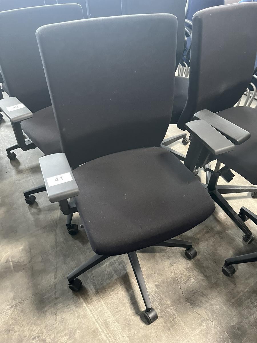 VIASIT - Neudörfler ergonomischer Bürodrehstuhl, schwarz, mit Armlehnen, Neigung, höhenverstellbar