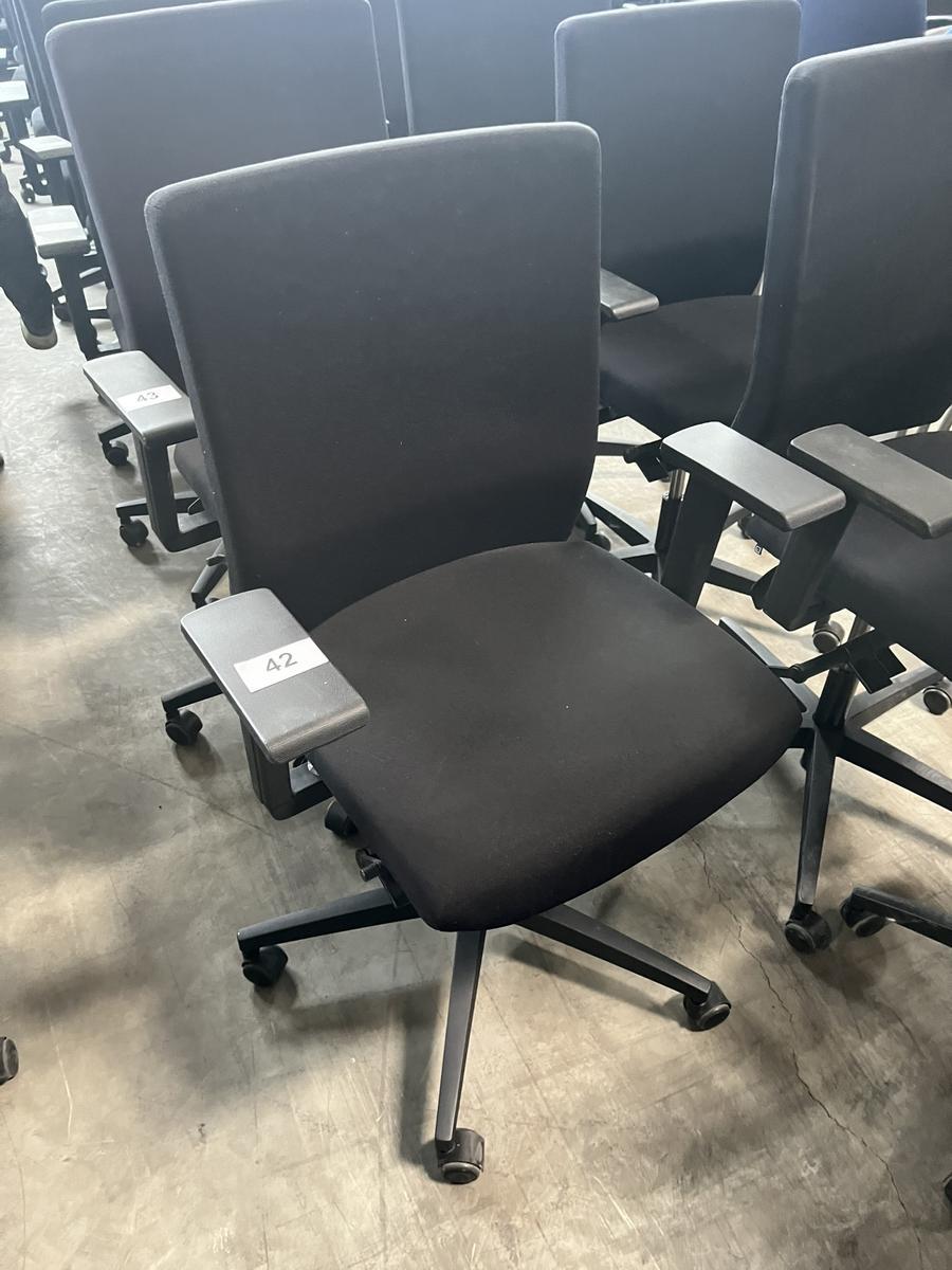 VIASIT - Neudörfler ergonomischer Bürodrehstuhl, schwarz, mit Armlehnen, Neigung, höhenverstellbar