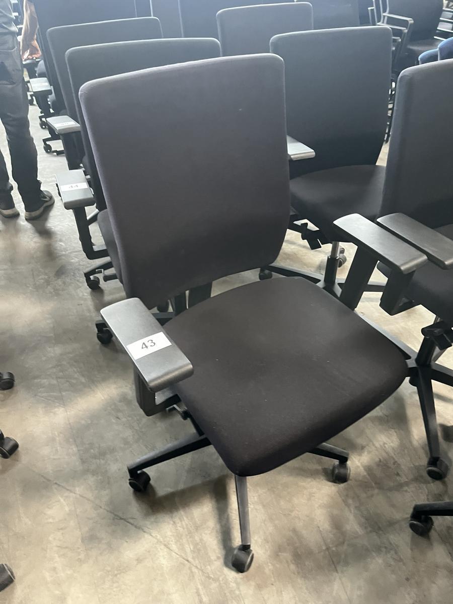 VIASIT - Neudörfler ergonomischer Bürodrehstuhl, schwarz, mit Armlehnen, Neigung, höhenverstellbar