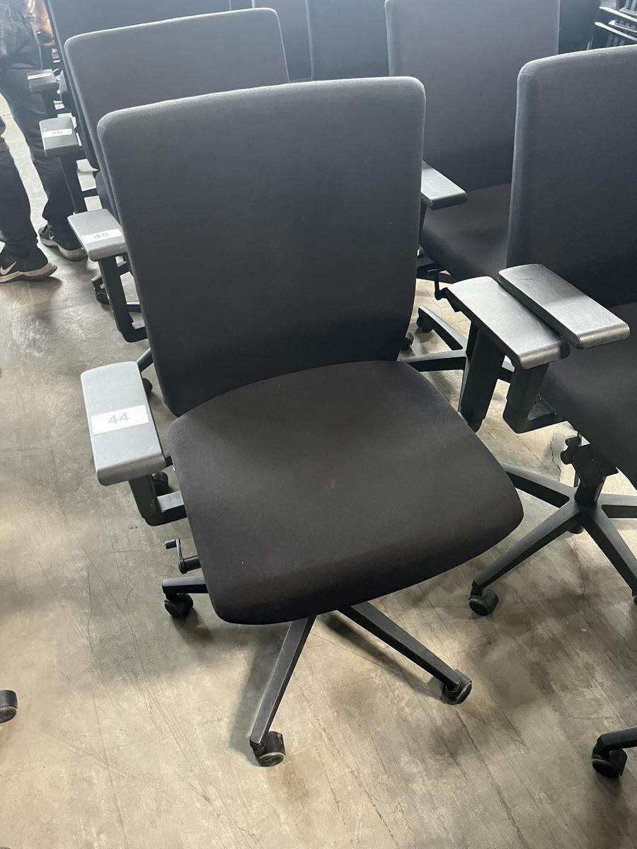 VIASIT - Neudörfler ergonomischer Bürodrehstuhl, schwarz, mit Armlehnen, Neigung, höhenverstellbar