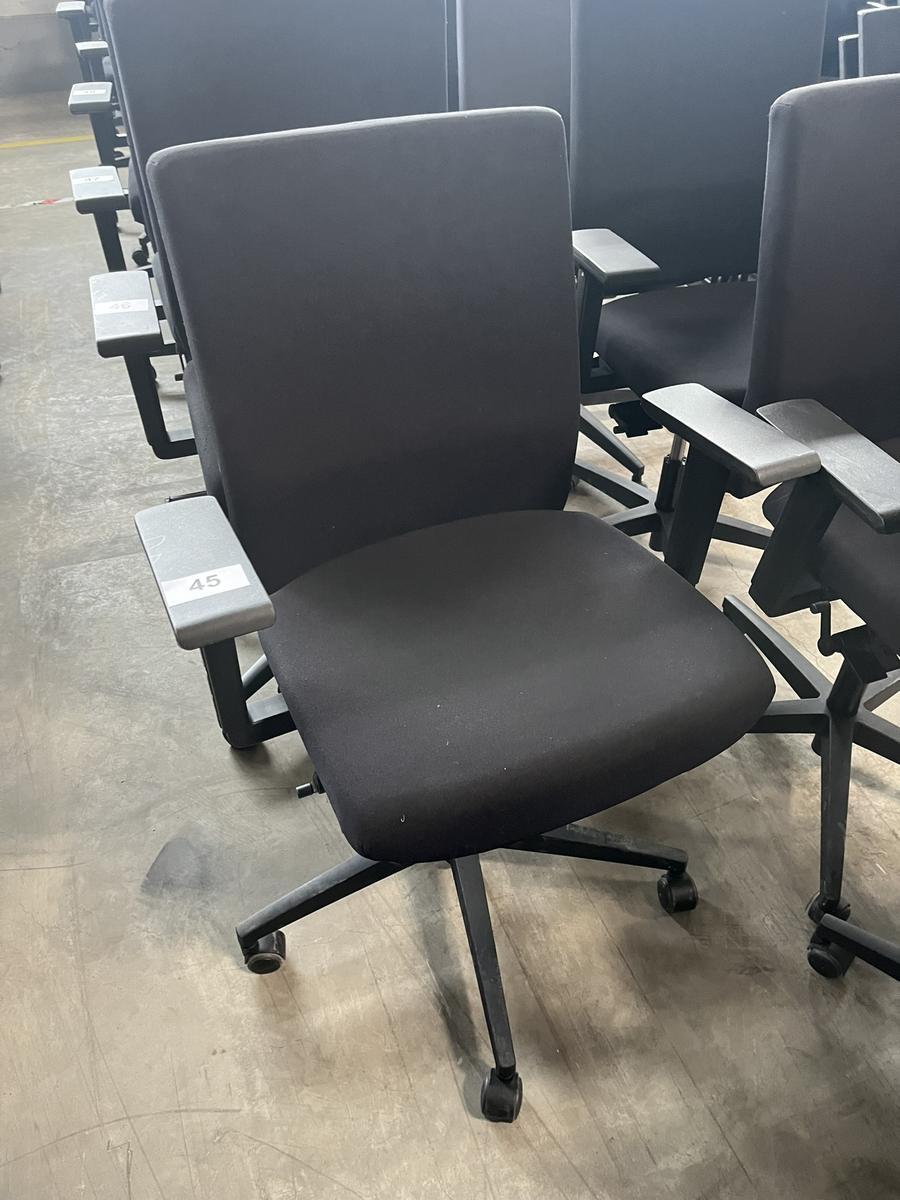 VIASIT - Neudörfler ergonomischer Bürodrehstuhl, schwarz, mit Armlehnen, Neigung, höhenverstellbar