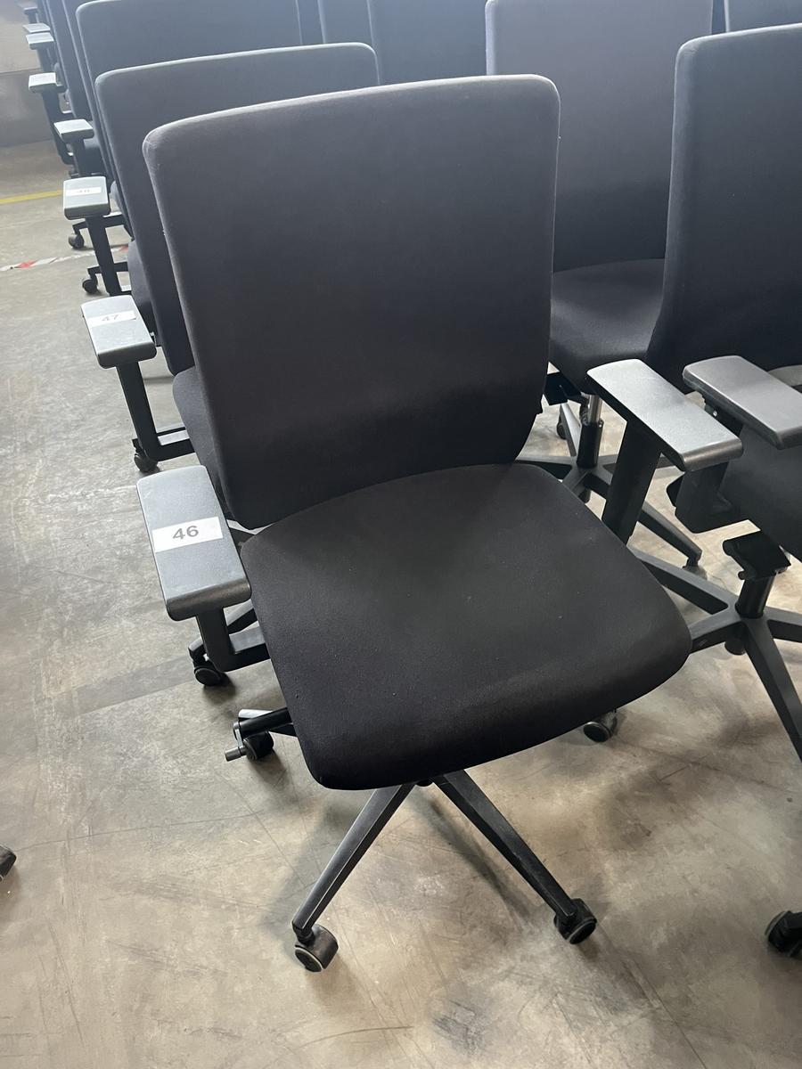 VIASIT - Neudörfler ergonomischer Bürodrehstuhl, schwarz, mit Armlehnen, Neigung, höhenverstellbar