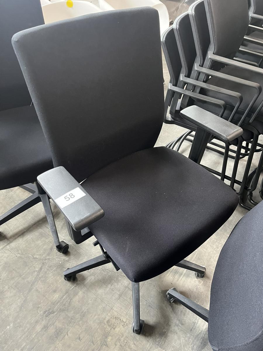 VIASIT - Neudörfler ergonomischer Bürodrehstuhl, schwarz, mit Armlehnen, Neigung, höhenverstellbar