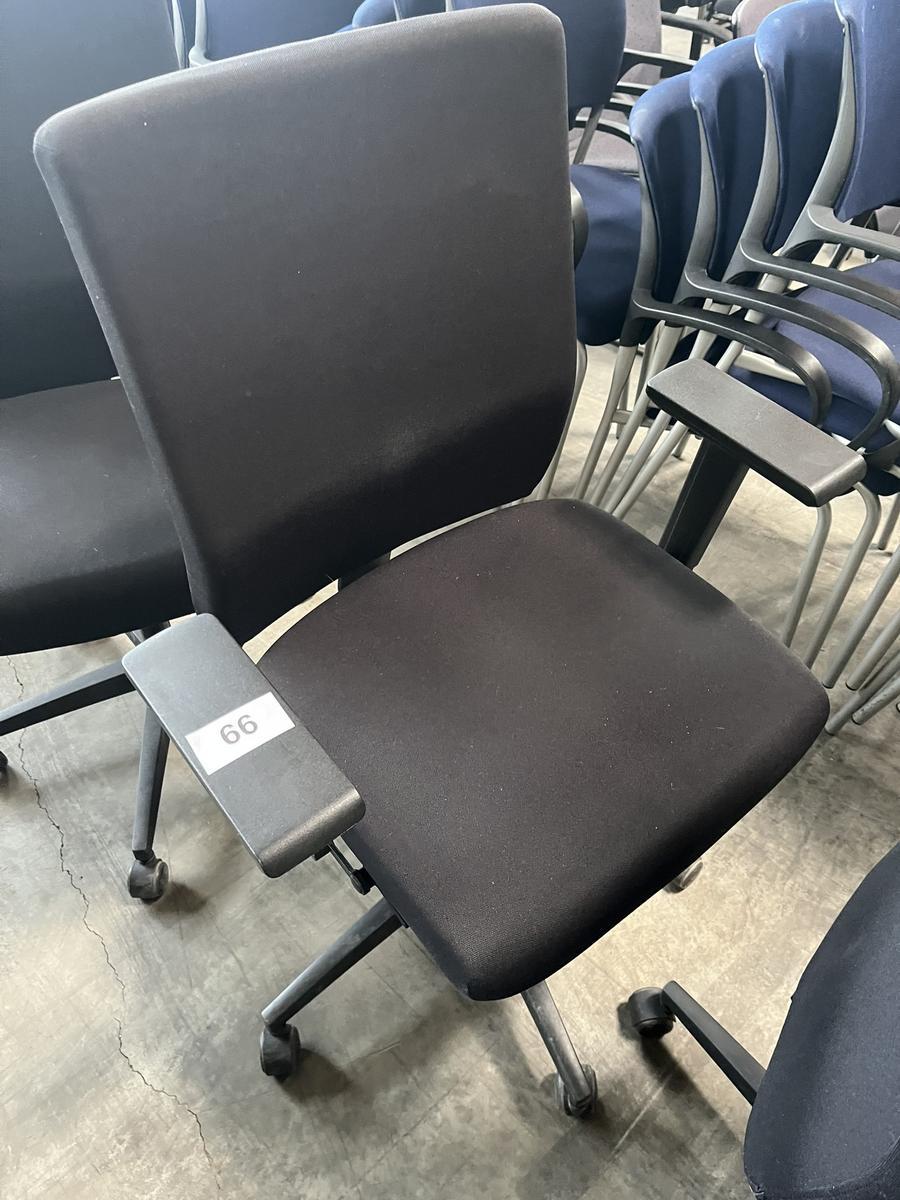 VIASIT - Neudörfler ergonomischer Bürodrehstuhl, schwarz, mit Armlehnen, Neigung, höhenverstellbar?d=2025-06-20 11:17:00