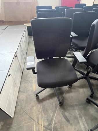 VIASIT - Neudörfler ergonomischer Bürodrehstuhl, schwarz, mit Armlehnen, Neigung, höhenverstellbar VIASIT - Neudörfler ergonomischer Bürodrehstuhl, schwarz, mit Armlehnen, Neigung, höhenverstellbar