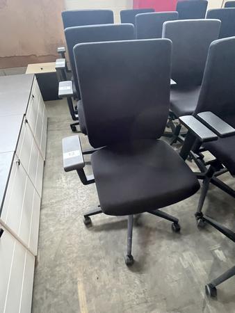 VIASIT - Neudörfler ergonomischer Bürodrehstuhl, schwarz, mit Armlehnen, Neigung, höhenverstellbar VIASIT - Neudörfler ergonomischer Bürodrehstuhl, schwarz, mit Armlehnen, Neigung, höhenverstellbar