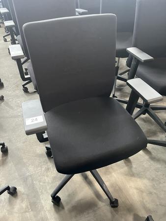 VIASIT - Neudörfler ergonomischer Bürodrehstuhl, schwarz, mit Armlehnen, Neigung, höhenverstellbar VIASIT - Neudörfler ergonomischer Bürodrehstuhl, schwarz, mit Armlehnen, Neigung, höhenverstellbar