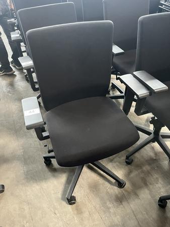 VIASIT - Neudörfler ergonomischer Bürodrehstuhl, schwarz, mit Armlehnen, Neigung, höhenverstellbar VIASIT - Neudörfler ergonomischer Bürodrehstuhl, schwarz, mit Armlehnen, Neigung, höhenverstellbar