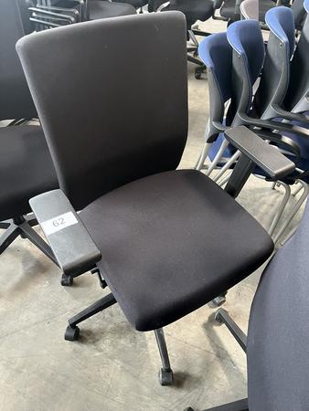 VIASIT - Neudörfler ergonomischer Bürodrehstuhl, schwarz, mit Armlehnen, Neigung, höhenverstellbar VIASIT - Neudörfler ergonomischer Bürodrehstuhl, schwarz, mit Armlehnen, Neigung, höhenverstellbar
