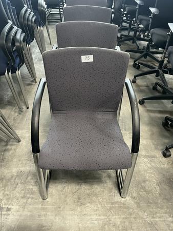 5 Stk. Braun Besprechungsstühle 5 Stk. Braun Besprechungsstühle
