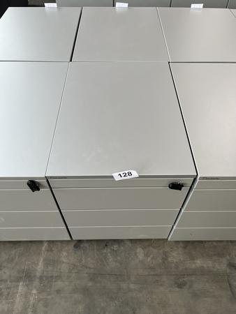 Neudörfler Rollcontainer, mit Schlüssel, silber, ca. 43x60x55cm, 4 Laden Neudörfler Rollcontainer, mit Schlüssel, silber, ca. 43x60x55cm, 4 Laden