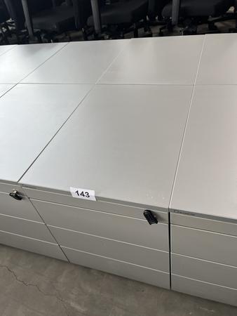 Neudörfler Rollcontainer, mit Schlüssel, silber, ca. 43x60x55cm, 4 Laden Neudörfler Rollcontainer, mit Schlüssel, silber, ca. 43x60x55cm, 4 Laden