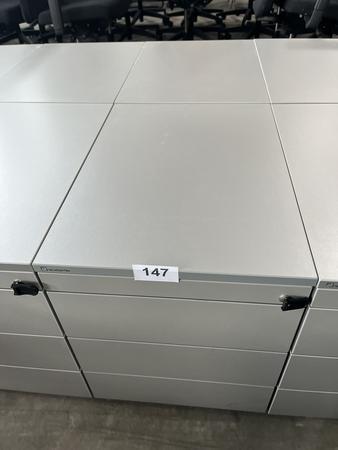Neudörfler Rollcontainer, mit Schlüssel, silber, ca. 43x60x55cm, 4 Laden Neudörfler Rollcontainer, mit Schlüssel, silber, ca. 43x60x55cm, 4 Laden