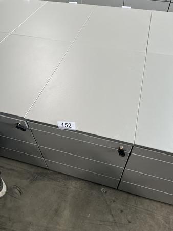 Neudörfler Rollcontainer, mit Schlüssel, silber, ca. 43x60x55cm, 4 Laden Neudörfler Rollcontainer, mit Schlüssel, silber, ca. 43x60x55cm, 4 Laden