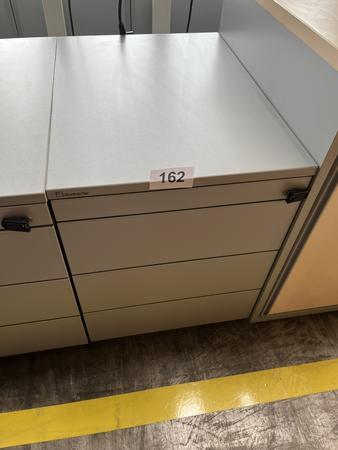 Neudörfler Rollcontainer, mit Schlüssel, silber, ca. 43x60x55cm, 4 Laden Neudörfler Rollcontainer, mit Schlüssel, silber, ca. 43x60x55cm, 4 Laden