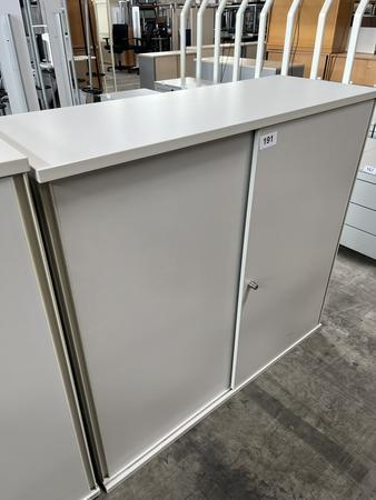 Neudörfler Aktenschrank, ohne Schlüssel, ca. 120x110cm Neudörfler Aktenschrank, ohne Schlüssel, ca. 120x110cm