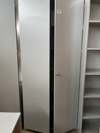 Neudörfler Aktenschrank, ca. 100x45x230cm Neudörfler Aktenschrank, ca. 100x45x230cm